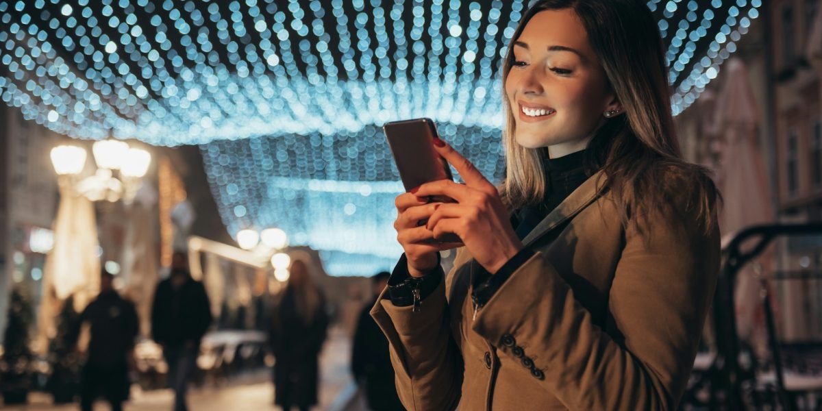 모바일 우선 및 디지털 경험의 지배: 일상으로 스며든 참여